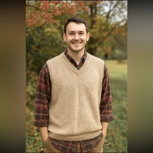 Vintage V-Neck Sweater Vest. Light Taupe. Men’s L/XL EUC Grandpacore